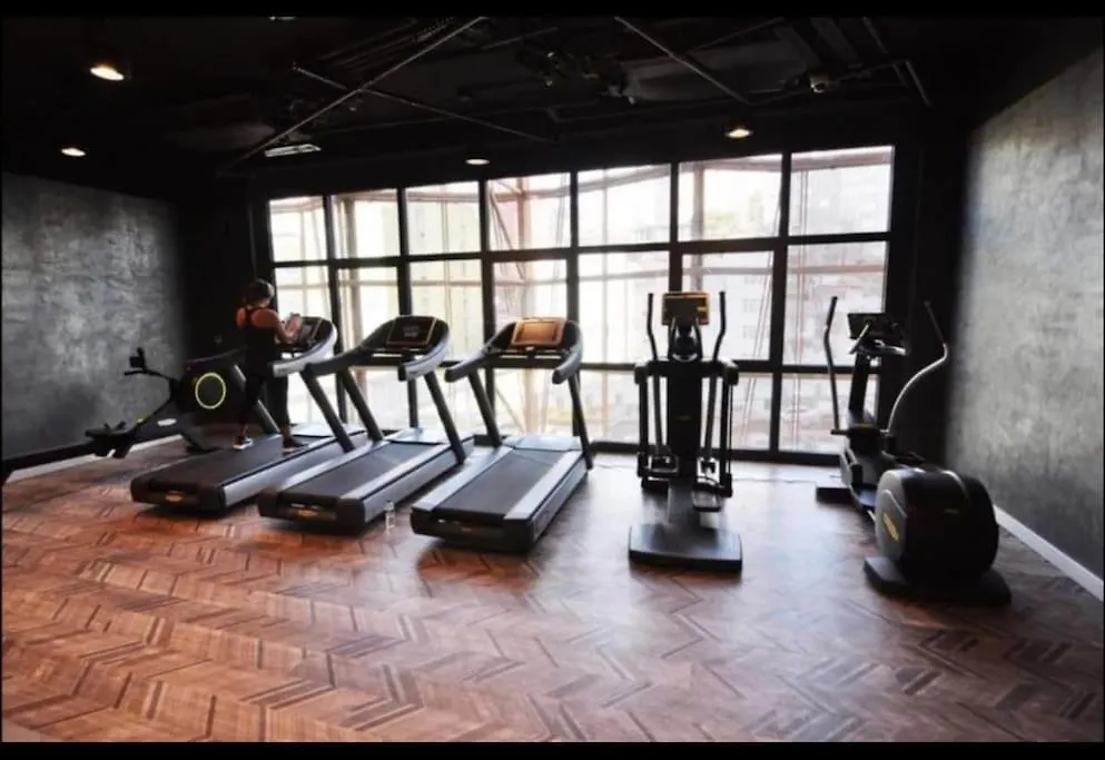 Elegant 2 Bedroom Apt Sinpas Queen Gym Pools Istanbul Turkey