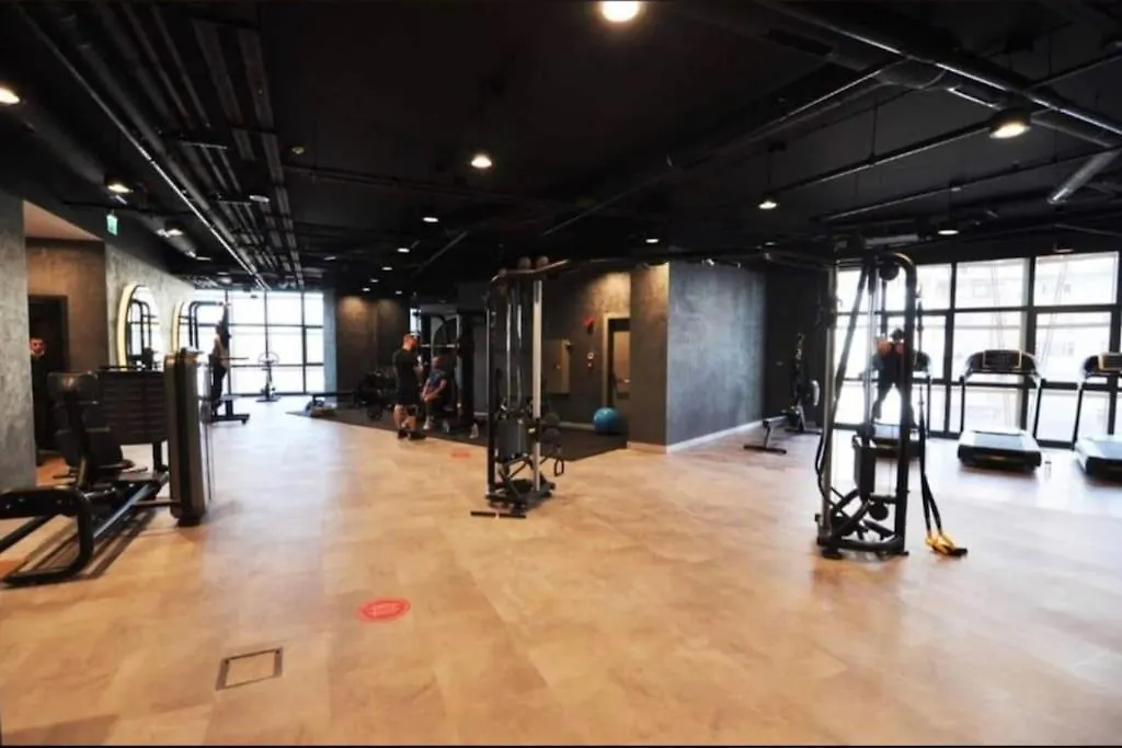 Elegant 2 Bedroom Apt Sinpas Queen Gym Pools Istanbul